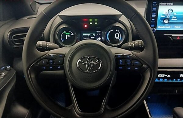 TOYOTA YARIS HYBRID - Imatge 15