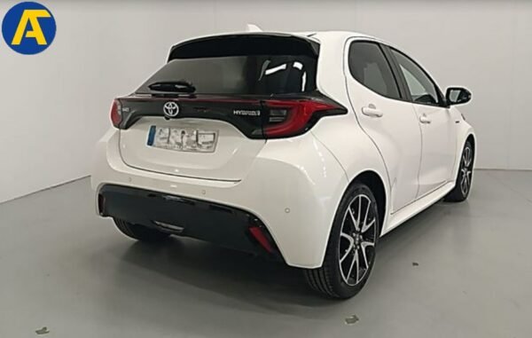 TOYOTA YARIS HYBRID - Imagen 9