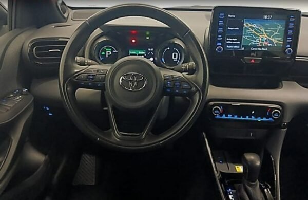 TOYOTA YARIS HYBRID - Imagen 14